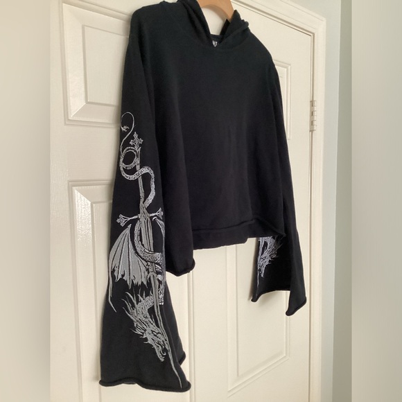 Widow A Certain Doom Black Hooded Cropped Sweatshirt with Embroidered Dragon - Picture 3 of 8